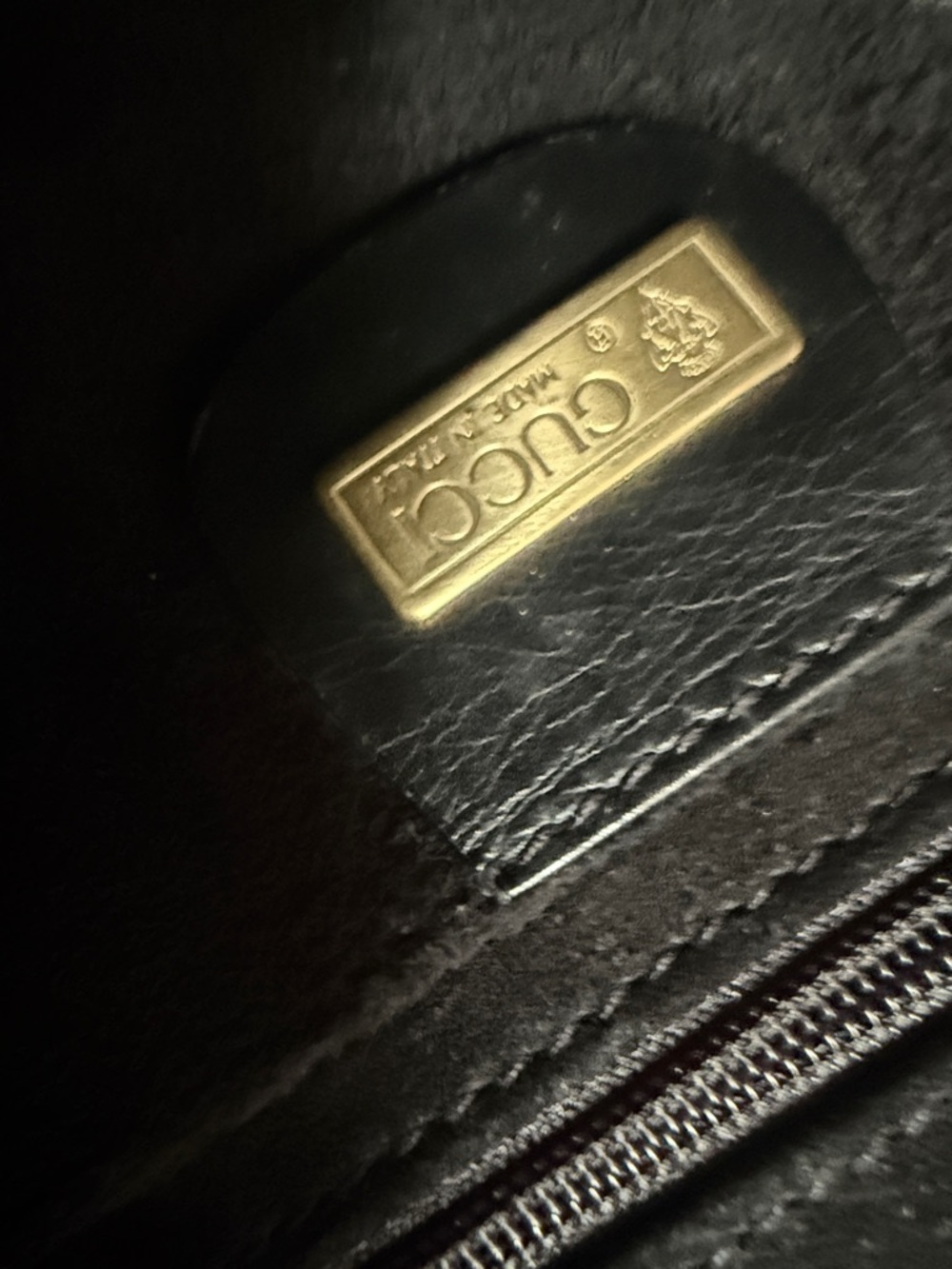 Gucci Black Vintage Leather Shoulder Bag with Gold Oval Accent - Picture 3 of 8